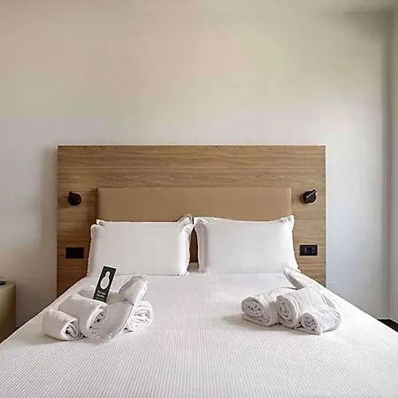 G Hotel 4*