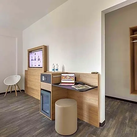 G Hotel
