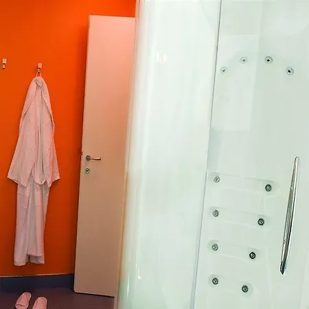 G Hotel 4*